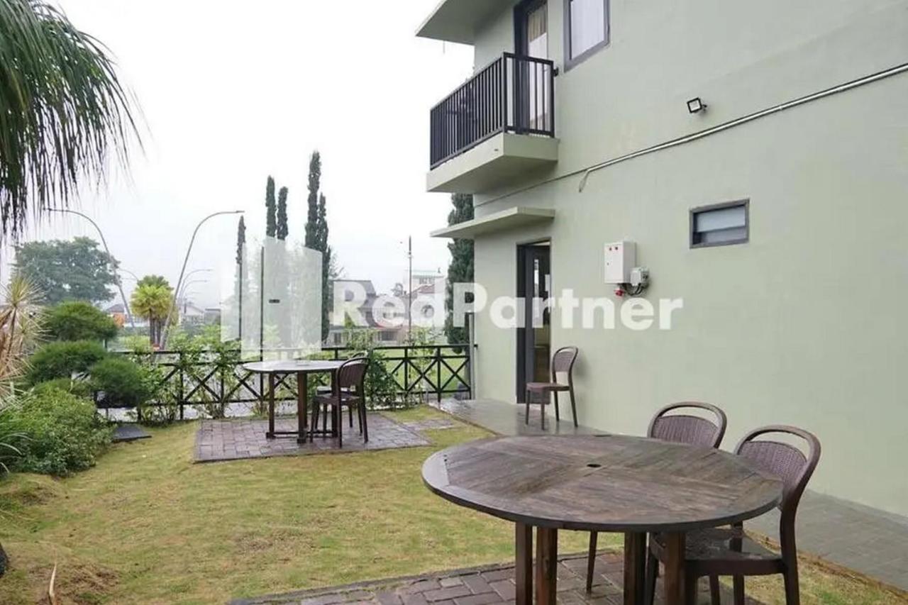 Panorama Inn Residence Batu Mitra Reddoorz מראה חיצוני תמונה